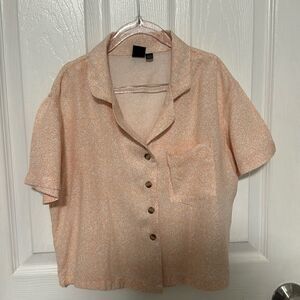 VOLCOM BIG GIRLS STATIC BLOOM SHIRT. HAZEY PINK